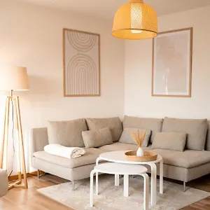 C4s Come4stay - 3-zi Whg I Zentrale Lage I Parkplatz I Balkon I Wifi I Smarttv I 1 Kingsize, 1 Queensize Bett I Office Arbeitsplatz I Wohnbereich Mit Couch Und Essbereich I Voll Ausgestattete Kueche I Nespresso Apartment