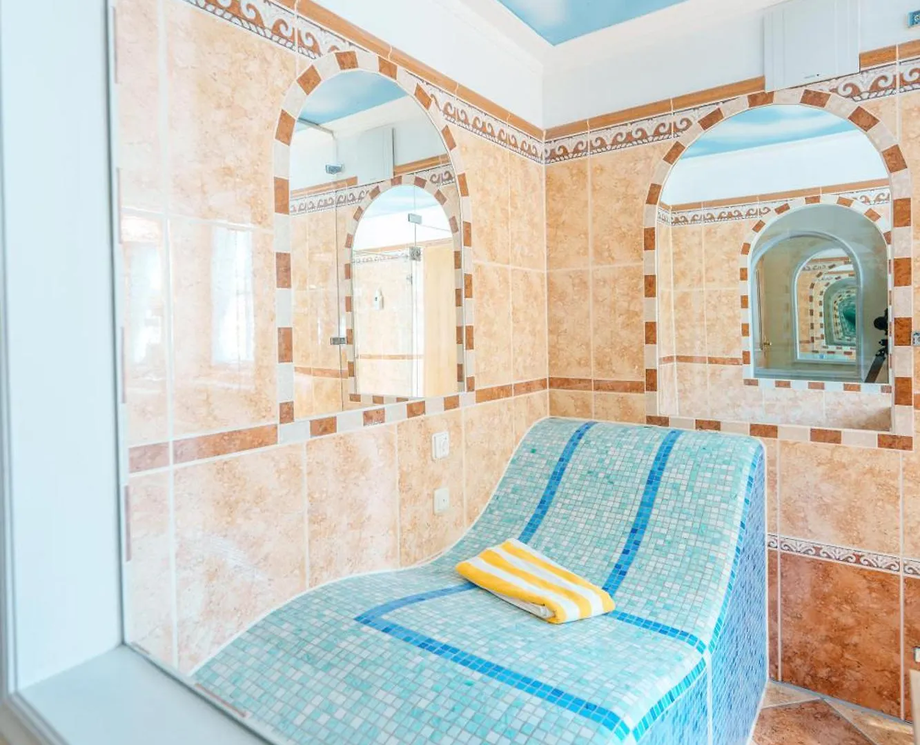 Koenig Ludwig Design Hotel Neu Zimmer Mit Sauna Oder Whirlpool Oder Mehr Altötting 4*,  Alemania