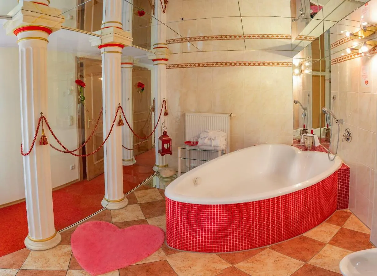 Koenig Ludwig Design Hotel Neu Zimmer Mit Sauna Oder Whirlpool Oder Mehr Altötting
